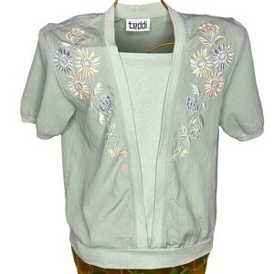 Teddi Petite Vintage Pale Green / Floral Embroidered Boho Blouse